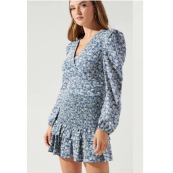 🆕️ Sugarlips Set of Top + Skirt with Smocked Waist in Blue & White Print. NWT - Picture 13 of 14